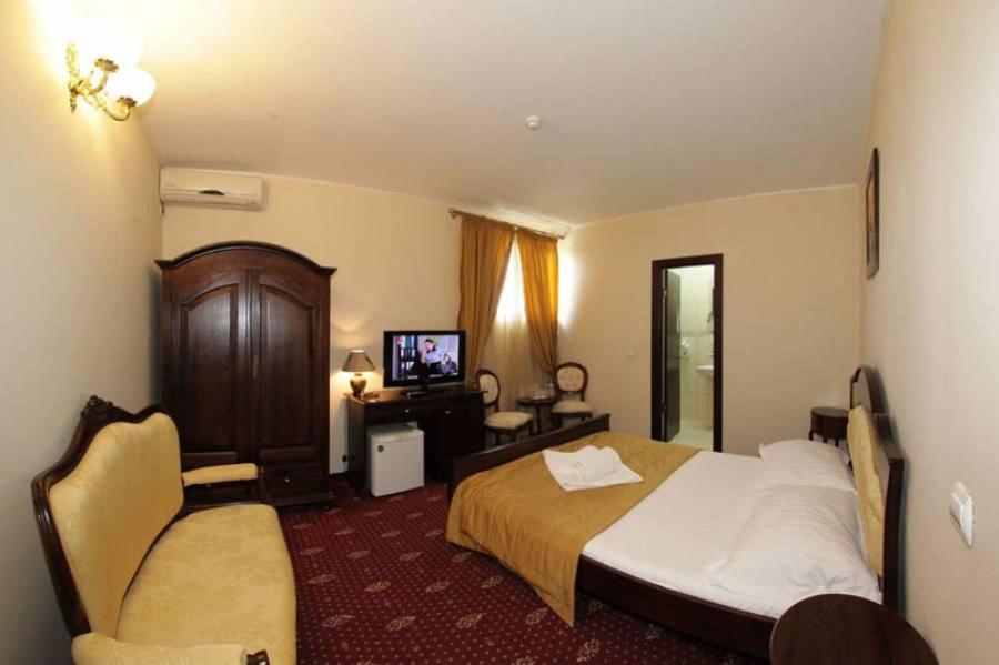 Hotel Maryo 普洛耶什蒂 外观 照片